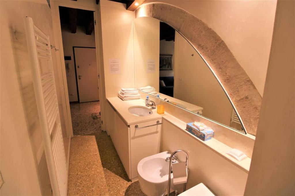 San Marco Charming Apartment With Canal View Wenecja Zewnętrze zdjęcie